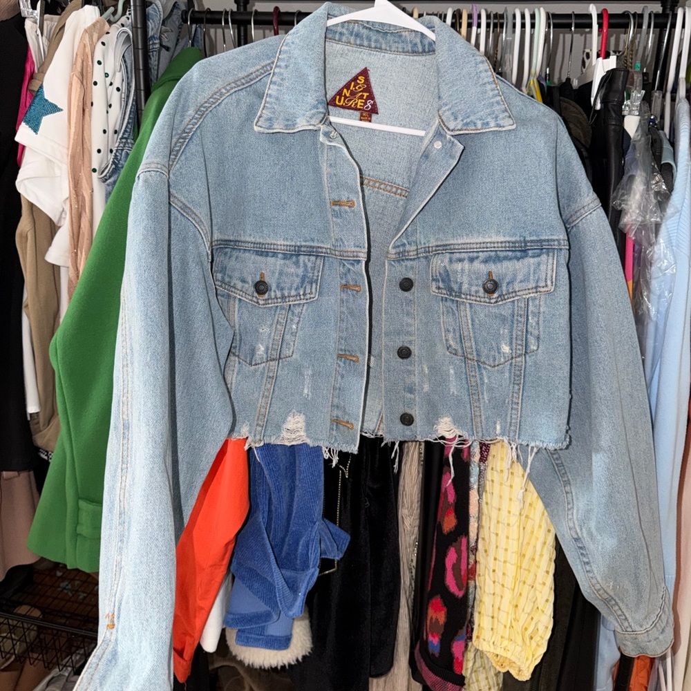 Cropped denim jacket